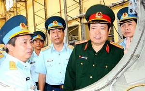 Bộ trưởng Phùng Quang Thanh kiểm tra các đơn vị thuộc Quân chủng PK-KQ khu vực Đà Nẵng