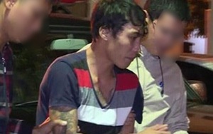 Đạp cửa, xông vào nhà khống chế cháu bé 5 tuổi để đòi gặp công an