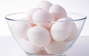 Bảo quản trứng trong tủ lạnh, nên đặt nằm hay đứng?