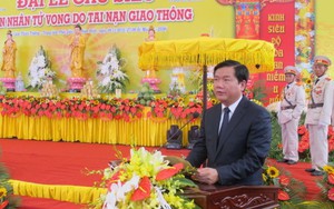 Bộ trưởng Thăng dự lễ cầu siêu nạn nhân tai nạn giao thông