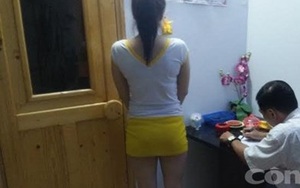 Nhân viên massage kích dục chiều khách để kiếm tiền bo