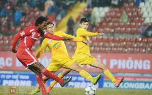 Vòng 2 V.League: HLV Huỳnh Đức thua đau, tân binh gây bất ngờ