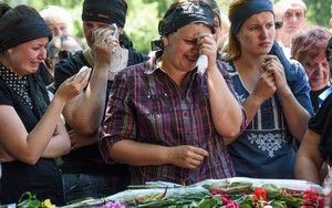 Người dân Ukraine tuyệt vọng "chỉ biết chờ chết thôi..."