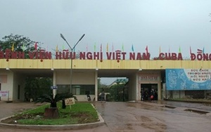'Ăn' 500 nghìn lót tay, nữ hộ sinh bị chuyển việc