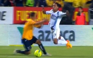 Sa sút phong độ, Ronaldinho thua cả Neymar