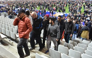 Khủng bố tại Paris: Hàng ngàn CĐV Pháp đồng thanh hát quốc ca