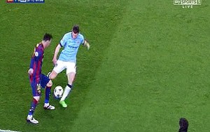 Cận cảnh Messi biến sao Man City thành trò cười