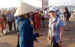 Tàu đi chợ nổi Cái Răng thổi giá cao gấp 10 lần ngày thường