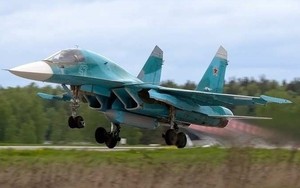 Thiết bị lạ trên "Thú mỏ vịt" Su-34 của Nga là gì?