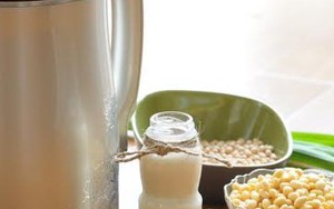 Mẹo làm sữa đậu nành "chuẩn" cho cả nhà ngày nóng bức