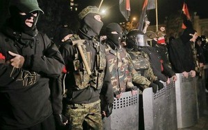 Right Sector đe dọa thời điểm TT Ukraine "bị xử tử trong hầm tối"