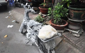 "Xe mù" cháy, nam thanh niên quăng xe bỏ chạy