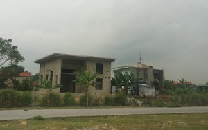 Ồ ạt xây nhà, lập mộ giả chờ đền bù