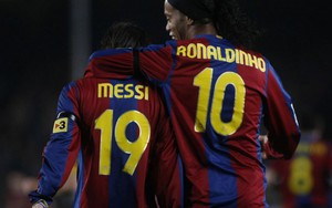 Messi, Ronaldinho cũng phải "ngả mũ"