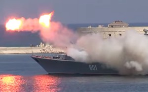 Dân mạng phương Tây hả hê khi chiến hạm Nga phóng hỏng tên lửa