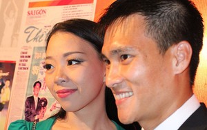 Bóng hồng sexy nép mình, e ấp bên Công Vinh