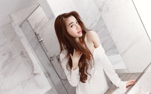 Elly Trần khoe vẻ quyến rũ của mẹ một con