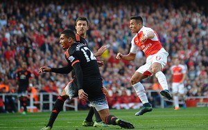 Man United thua sốc Arsenal, fan Quỷ đỏ buồn phát khóc!