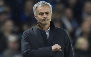 Mourinho xúc động trước tình cảm NHM