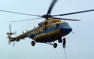 Đặc nhiệm Việt Nam huấn luyện đổ bộ từ trực thăng