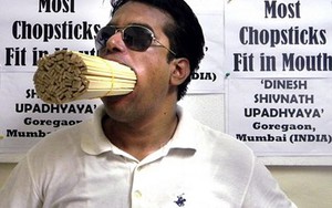 "Choáng" với người đàn ông Ấn Độ miệng rộng nhất thế giới
