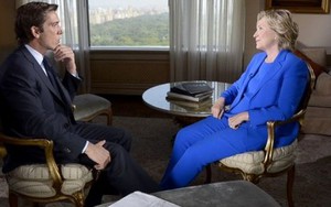 “Sợ” mất sự ủng hộ, bà Clinton bất ngờ xin lỗi