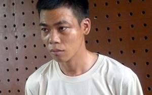 Tên cướp mang dùi cui điện "rình" phụ nữ