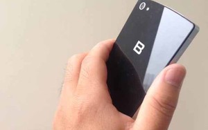 Bphone được rao bán với giá... "bèo" sau khi bị "dọa" đập vỡ