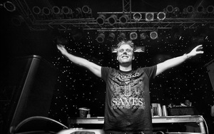 Armin van Buuren mang "siêu phẩm" công nghệ số 1 thế giới đến VN