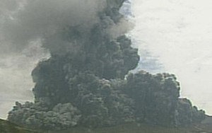 Núi lửa lớn nhất Nhật Bản đột ngột "thức giấc"