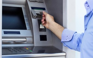 ATM tê liệt vì trời mưa