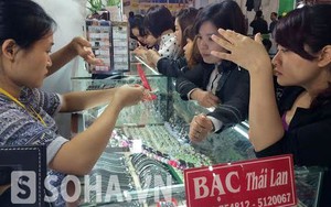 Dân Thủ đô chen chân mua bạc Thái