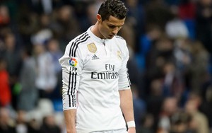 Vén màn âm mưu hất cẳng Ronaldo khỏi Real