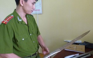 Thách đấu bằng dao sau khi chửi nhau trên Facebook