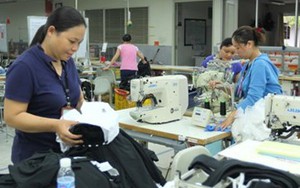 Nghỉ lễ 6 ngày: "Việt Nam còn nghèo nhưng ham chơi quá"