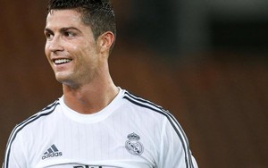 CLIP: "Lác mắt" với kỹ năng mới của Ronaldo
