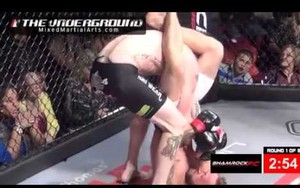 Clip: Thót tim với cú knock-out tàn bạo