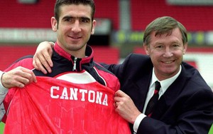 Sir Alex "nhòm ngó" Cantona sau khi... đi tắm