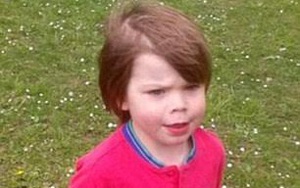 Hội chứng dysphoria: Cậu bé 3 tuổi tự cầm kéo cắt dương vật