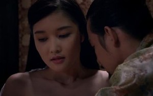 "Hoa hậu trả vương miện" táo bạo khoe thân trên màn ảnh
