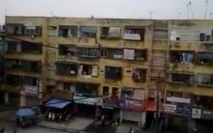 Thanh niên “ngáo đá” trần như nhộng cầm dao đe dọa mọi người