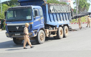 Con gái nhỏ hoảng loạn, khóc gọi mẹ sau tai nạn kinh hoàng