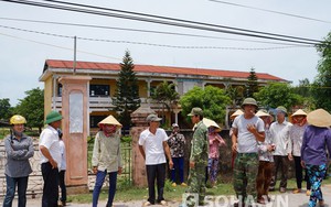 Nghệ An: Phụ huynh bắt con ở nhà vì... trường quá xa