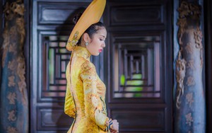 Lễ phục đính 2000 viên pha lê của thí sinh Hoa hậu Quốc tế