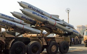 Vì sao Việt Nam vẫn chưa đặt mua tên lửa BrahMos?