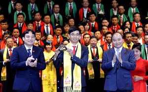 200 doanh nghiệp nhận giải thưởng Sao vàng đất Việt 2015