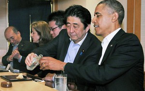 Ông Obama ngâm thơ tặng thủ tướng Nhật