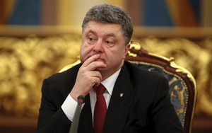 TT Poroshenko: "80% nhân viên tình báo Ukraine do Nga tuyển"