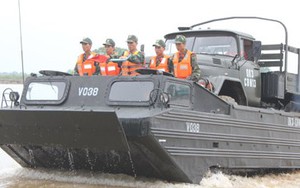 Xe lội nước đặc chủng của Bộ đội Công binh Việt Nam