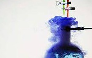 Bất ngờ trước vẻ đẹp kỳ lạ của những... phản ứng hóa học